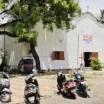 पुणे कॅन्टोन्मेंट बोर्डाने 2006 मध्ये परवानगीशिवाय बांधलेले प्रार्थनागृह नियमित करण्याचे निर्देश चर्चच्या पाद्रींना दिले आहेत.