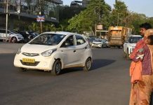 भाडे नियमांचे पालन न केल्याने पुणे आरटीओने उबेरला पत्र पाठवले, कॅबी आणि ऑटो चालकांवर कारवाई होईल