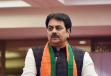 साखर निर्यात बंदी उठवण्यासाठी सहकारी साखर कारखान्यांची संस्था केंद्राकडे विनंती करणार आहे