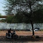 उष्णतेने पुण्याला झोडपून काढले आहे, परंतु या शुक्रवारी गडगडाट आणि हलक्या पावसाने दिलासा मिळू शकतो