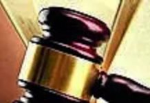 मुलीवर बलात्कार केल्याप्रकरणी न्यायालयाने पुरुषाला 20 वर्षांची शिक्षा सुनावली