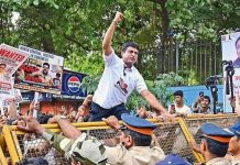CBSE पुनर्मूल्यांकनाच्या गोंधळाने विद्यार्थ्यांचे परदेशी प्रवेश, शिष्यवृत्ती आणि आयआयटीची स्वप्ने गिळंकृत केली | पुणे बातम्या