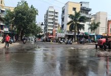 रावेतच्या शिंदे वस्ती चौकात ड्रेनेज तुंबल्याने दुर्गंधीने नागरिक हैराण